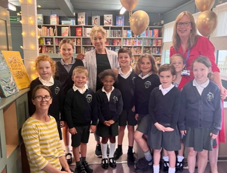Zoë Wanamaker opens Burbage Primary School library